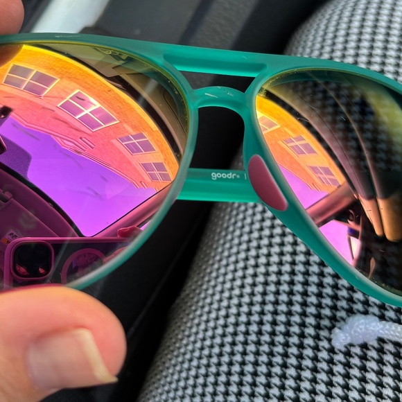 Goodr Kitty Hawkers Ray Blockers - Picture 2 of 5